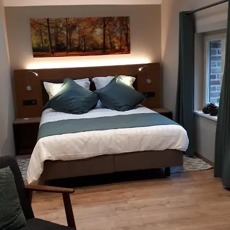 Les Chanterolles Bed & Breakfast